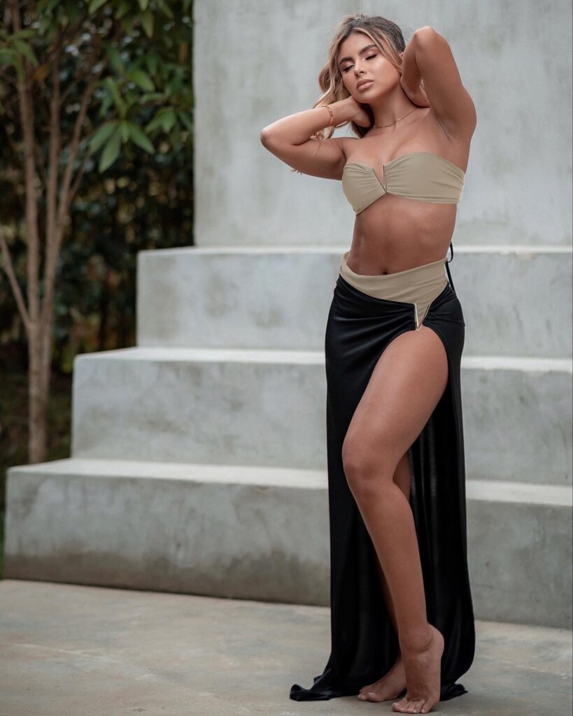 SET AMADEA NUDE